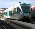 Stadler GTW 2/6 4409 steht hingegen noch unversehrt im Bahnhof von Pirgos.