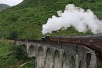 Hogwarts Zug nach Mallaig auf dem Glenfinnan Viadukt am 30.7.2014.