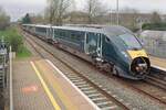 Worle, GWR Class 800  Azuma  # 800 017 aus Weston-super-Mare einfahrend.