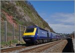 Der HST 125 Class 43 mit den Triebköpfen 43086 und 43078 ist für die GWR zwischen Teignmouth und Dawlish unterwegs.