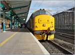 Die von Northern gemietete Class 37 mit der Nummer 37403 und dem Namen Isle of Mull ist mit ihrem Zug von Barrow (ab 14:37) in Carlisle (an: 17:28) eingetroffen und wird um 17:37 nach Barrow