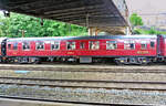 Britische Personenwagen: Die zum Standard gewordene kastanienrote Farbe am Erstklasswagen 99128 (gebaut 1963) der West Coast Railways. Die West Coast Railways mit Sitz in Carnforth ist eine der grössten Betreiber von Sonderzügen und Sonderfahrten in Grossbritannien. Lancaster, 11.Juli 2012 