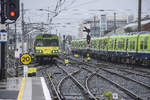 DART 8329 vor Connolly Station in Dublin.