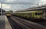 Die von Linke-Hoffmann-Busch gebauten elektrischen Triebwagen 8317 und 8322 der DART (Dublin Area Rapid Transport) im Bahnhof Bray (April 1992)