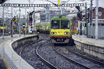 Treibzug DART (Dublin Area Rapid Transit) 8607vor dem Hauptbahnhof Connolly Station in Dublin. Aufnahme: 11. Mai 2018.