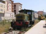 Eine kleine rangierlok (214 4195) auf Bahnhof Trapani (Sizilien) am 2-6-2008. 