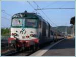 Diesellok D445 1144 mit einem Regionalzug nach Siena hlt in Montelupo. (26.04.2007)