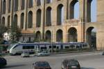 Ein Minuetto als R 22550 von Benevento nach Napoli vor dem Acquedotto Carolino; 23.02.2008