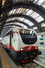 Die Elektrolokomotive E402 172 der Trenitalia im April 2015 abgelichtet nach meiner Ankunft im Bahnhof Mailand Nord (Cadorna).