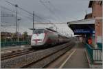 Aus Rom kommend und nach Milano unterwegs ist dieser Frecciabiana 9773 bei der Durchfahrt in Orbetllo Monte Argentario; im Sommer legt der Frecciabianca hier einen Halt ein.