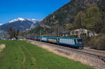 E412 009, eine unbekannte E 405 und E412 007 fahren mit dem LKW-Walter KLV bei Campo di Trens in Richtung Bozen.