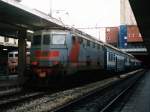 E424 323 auf Bahnhof Milano Stazione Porta Garibaldi am 15-1-2001. Bild und scan: Date Jan de Vries. 