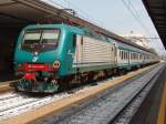 E464 280 mit einem Interregio Zug nach Venedig in Venedig Mestre