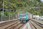 E464.103 mit Regionalzug R 11213/11212 S. Stefano di Magra (16:41) – La Spezia C.le – Genova Piazza Princ./Genua – Savona – Imperia Porto M. – Ventimiglia (22:00) in Bf. Monterosso [Cinque Terre] fhrt ein; 09.05.2013