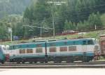 FS-E-Lok 656 172 hat zusammen mit zwei E-Loks BR 405 am 29.08.2004 einen Gterzug von Bozen zum Brenner gebracht.