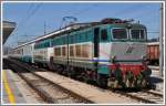 Im Regionalzug von Milano nach Lecce. 3.Tag (07.04.2011)
Gutbestckter Personenzug in Terni. E656 071, 444 020 und E402 165.