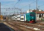 Doppelstock-Triebzug Ale 506-012 verlt am 14.11.2006 den Bahnhof Gallarate in Richtung Varese, in groer Schrift ist an den beiden Endwagen auch  Treno 12  angeschrieben.