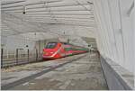 Der FS Trenitalia ETR 500 037 macht auf seiner Fahrt nach Milano einen kurzen Halt in Reggio Emilia AV. 
Der formschöne Bahnhof wurde vom bekannten Architekt Santiago Calatrava.

14. März 2023