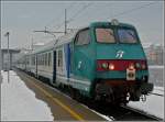 Der Zug nach Milano Centrale wurde am 24.12.09 im Bahnhof von Tirano fr die Abfahrt bereit gestellt.