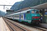 Blick auf den Steuerwagen 50 83 82-87 025-3 I-TI der Bauart npBDH, als dieser am 04.07.2018 am zugschluss eines Regionalzuges von E 464.309 im Bahnhof von Brennero stand und auf die Abfahrt wartete.