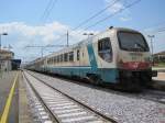 3.8.2010 12:01 Steuerwagen Bauart UIC-Z1 am Ende eines InterCitys aus Ventimiglia nach Roma Termini kurz nach der Ankunft im Bahnhof Cecina.