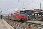 Der bimodulare FS Trenitalia BUM BTR 813 004 ist von Aosta in Chivasso  als RV VdA 2726 angekommen und fährt nun nach dem Richtungswechsel nach Torino Porta Nuova weiter.