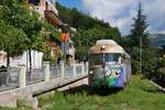 Der in Arbatax gestarte ADe 05 als Touristenzug  Trenino Verde  befindet sich am 28.09.2019 nach einer rund 60 km langen und dreieinhalb Stunden dauernden Fahrt kurz vor der Einfahrt in den Ziel- und