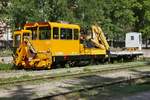 Ein von GLEISMAC Italiana S.p.A. 1990 gebautes Bahndienstfahrzeug, Typ CF 120, am 28.09.2019 im Bahnhof Gairo.