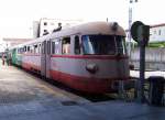 Motorwagen BR ADm (vorn) und Steuerwagen BR RPm (hinten) der FdS am 20.10.2005 auf einen der beiden Stumpfgleise im Bahnhof Sassari abfahrbereit nach Nulvi.