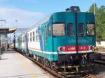 Zwei Triebwagen BR ALn 668, vorn ALn 668.3114, nach Cagliari am 22.10.2005 im Bahnhof Ozieri-Chilivani.