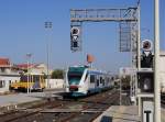 ALn 501.102 als Regionalzug 3959 von Olbia nach Cagliari am 03.10.2011 bei der Einfahrt in den Bahnhof von Oristano.