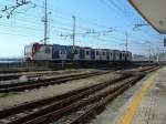 Metro Catania am 04.02.2006 kurz vor dem Bahnhof Catania C, der Zug kommt vom FCE-Bahnhof Catania-Borgo, fhrt als U-Bahn unter der City durch hier zum Hauptbahnhof und noch bis zum Hafen, die Strecke ist nur 4 km lang und Normalspur, gehrt aber zur FCE.