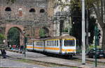 TW 106 der Lokalbahn Rom auf der Fahrt von Giardinetti nach Roma Laziali an der Haltestelle Porta Maggiore am 11.10.2018. 