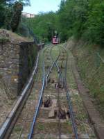 Die Ausweichstelle mit der  Abtschen Weiche  der Funicolare de Montecatini in der Toskana, Provinz Pistoia, Foto am 15.5.2014.