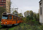 Ein kurzer Abstecher zur Tranvia Interurbana Limbiate - Milano, der letzten Vorortebahn im Raum Mailand: Tw.550 bei der Durchfahrt durch Limbiate. (26.10.2016)