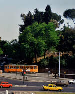 Hier befand ich mich im Colosseum, und die Straßenbahn bewegte sich um das Colosseum herum.
Datum: 13.06.1987