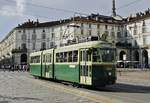 Am 04.05.2019 überquert der historische Triebwagen 2759 auf der Museumslinie 7 die Piazza Vittorio Veneto in Turin