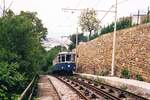 Tram Triest-Opicina__Tw 402 auf Talfahrt beim oberen Ende des Seilbahn-Abschnitts.__08-06-2008