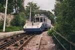 Tram Triest-Opicina__Seilbahn-Schubwagen Nr.1 bringt Tw 402 sicher talwärts, beim bergseitigen Beginn des Seilbahnabschnitts.__08-06-2008