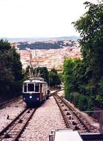 Tram Triest-Opicina__Begegnung am Beginn des zwei-gleisigen Seilbahn-Abschnitts. Tw 402 wird zu Tal gelassen.__08-06-2008