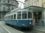 Die Linie 2 ist die einzige,1902 erffnete,briggebliebene Strassenbahnlinie in Triest.Einzigartig die Kombination von Adhsion und Standseilbetrieb.Hier Wagen 402(1935)an der Endhaltestelle Piazza Oberdan.Triest 03.06.08