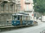 Opicina Tram Triest.Wagen 405 hat sich gerade am unteren Teil der Standseilstrecke,an der Piazza Scorcola,ber eine Parallelweiche vor den Standseilwagen(Carri scudo)gesetzt.Am oberen Teil der 799 m