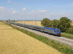 Auf seinem Weg von Torino Porta Nuova nach Milano Centrale konnte der von der  Locomotiva Monocabina  464 554  traktionierte   RE 2023 unweit des piemontesischen Ortes San Germano Vercellese inmitten