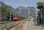 Ein roter FS Regionalzug und der Bahnhof heisst nicht Ponte di San Martino sondern Pont S.