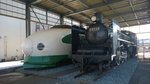 Shinkansen 200 Series und Dampflok C57 19 im Niitsu Railway Museum (Februar 2016)