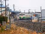 Auf dem Ast nach Ishinomaki ist ab Watanoha die Strecke zerstört; die Streckensperre ist vor dem Triebwagen in Form von Schwellen über dem Gleis zu erkennen.