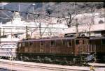 ED16: 18 dieser Loks wurden 1931 für Strecken mit grossen Steigungen gebaut; Höchstgeschwindigkeit nur 65km/h. Ab 1970 waren sie den Kalksteintransportzügen auf der Strecke nach Oku-Tama (einem zur Stadt Tokyo gehörenden Gebirgstal) zugeteilt, wo keine grösseren Loks fahren durften. Ihr Ende kam mit dem Umbau der Strecke 1983. Bild: ED16 6, Oku-Tama, 22.Januar 1977. 