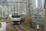 Sōbu Linie - Yokosuka Linie, Nahverkehrszug mit der Baureihe E217(Einheit-Nr.Y12), im 18.06.2022, Shin-Kawasaki Bf.