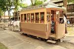 Die Pferdebahn des Freilichtmuseums von Hokkaidô bei Sapporo: Fast abfahrbereit in der Oberstadt.