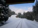 Akita Nairiku-Bahn, die 1963 erffnete Verlngerung des Nordabschnitts: Kurz nach Hitachinai fhrt die Strecke steil abwrts durch die Wildnis.